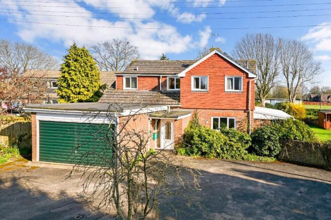4 bed property, in Ulley Road, £700,000