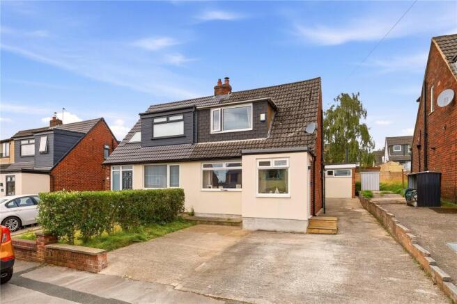 2 bed property, in Dudley Avenue, £160,000