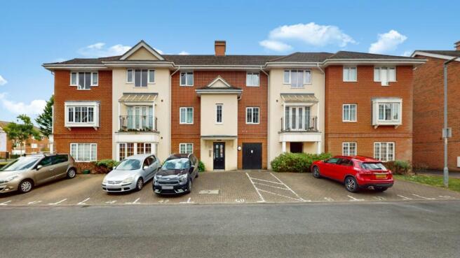 1 bed property, in Highbridge House, £260,000