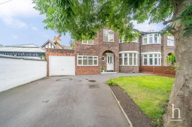 4 bed property, in Manor Hill, £400,000