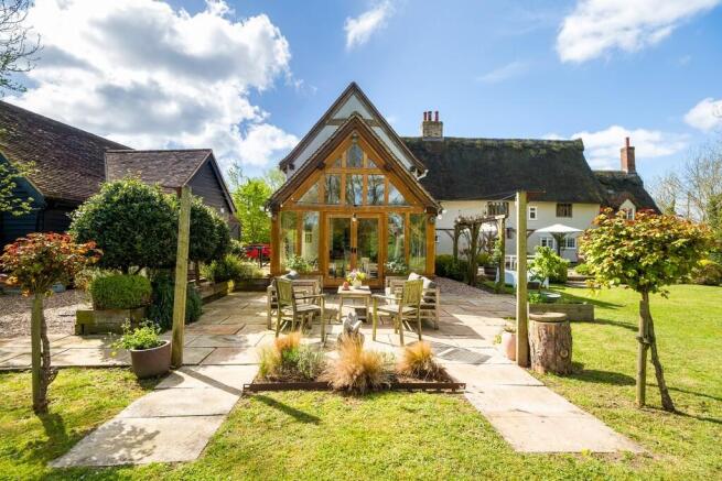 7 bed property, in Ringshall, £1,150,000