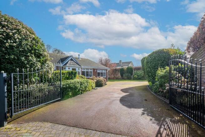 3 bed property, in Meadowbrook, £450,000