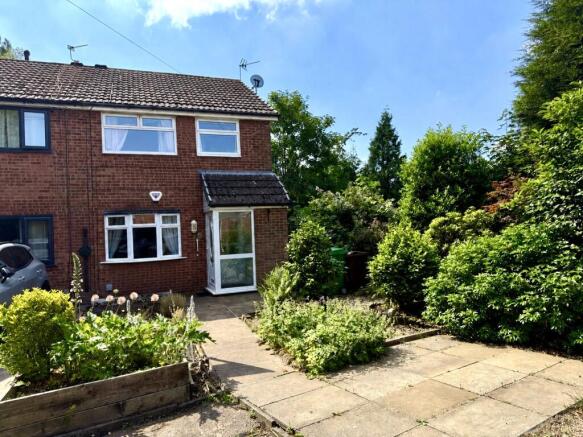 3 bed property, in Hillingdon Close, £215,000