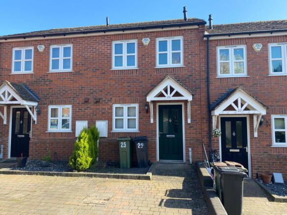 2 bed property, in 25 Chapel Street, £150,000