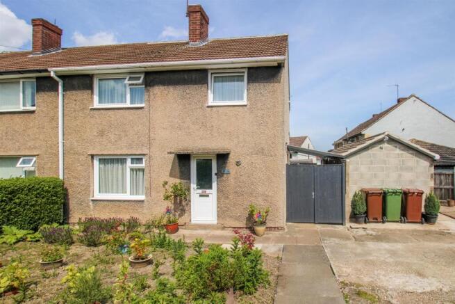 3 bed property, in Hardie Road, £165,000