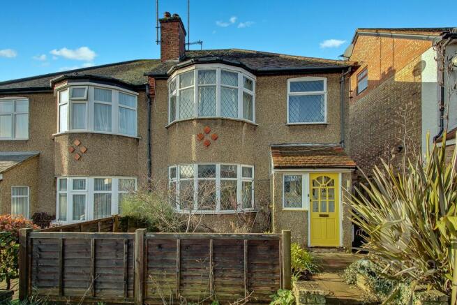3 bed property, in Ashurst Road, £750,000