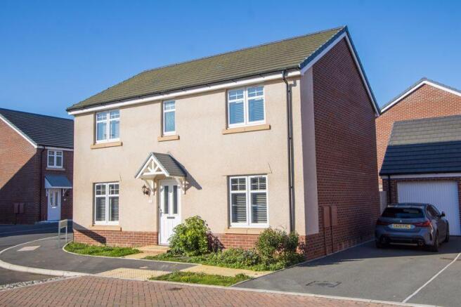 4 bed property, in Flat Holm Close, £440,000