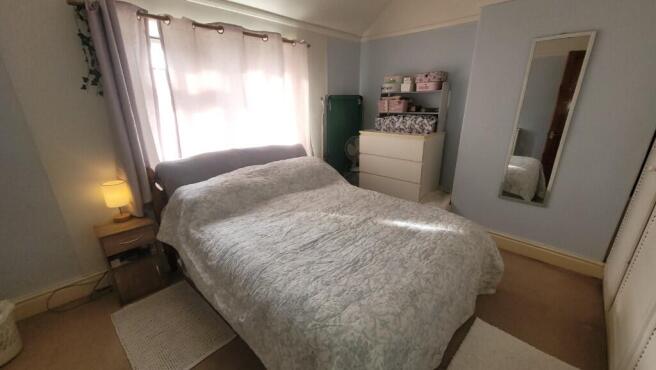 2 bed property, in Red Lion Lane, £190,000