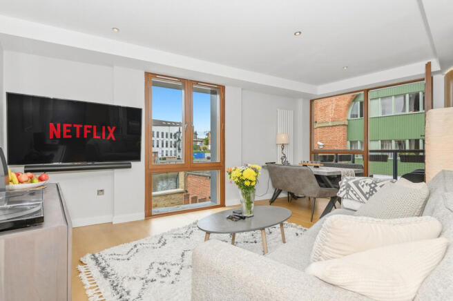 2 bed property, in 1 Dock Street LS10, £309,950
