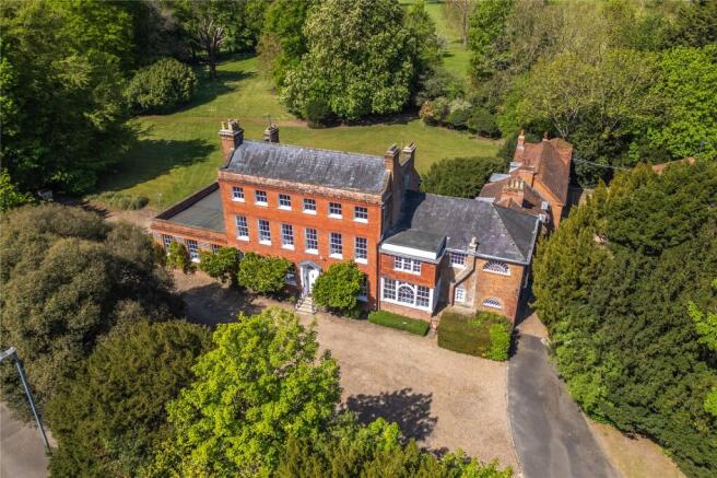 6 bed property, in Bath Road, £2,895,000