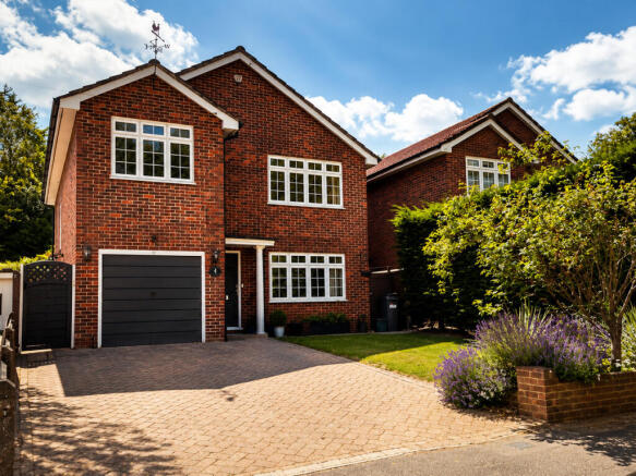 4 bed property, in Kings Road, £625,000