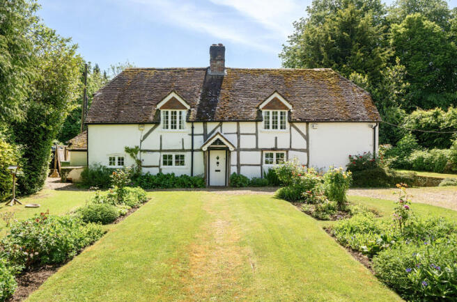 4 bed property, in Kilmeston, £1,200,000