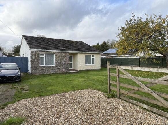 3 bed property, in New Passage Road, £475,000