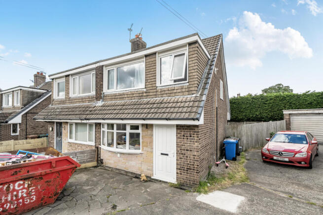 3 bed property, in Ashurst Road, £180,000