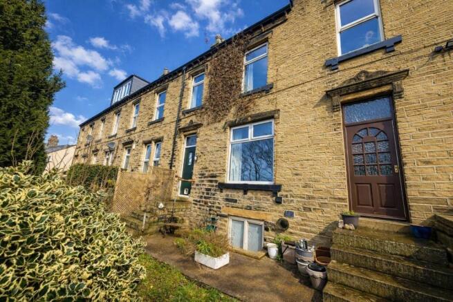 3 bed property, in Springfield Terrace, £210,000