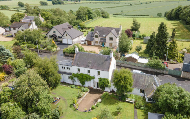 3 bed property, in Coldstream Road, £365,000