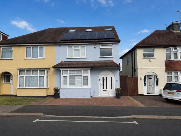 4 bed property, in Richmond Hill, £450,000