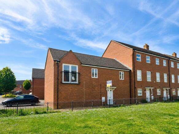2 bed property, in Buckenham Walk Kingsway, £160,000