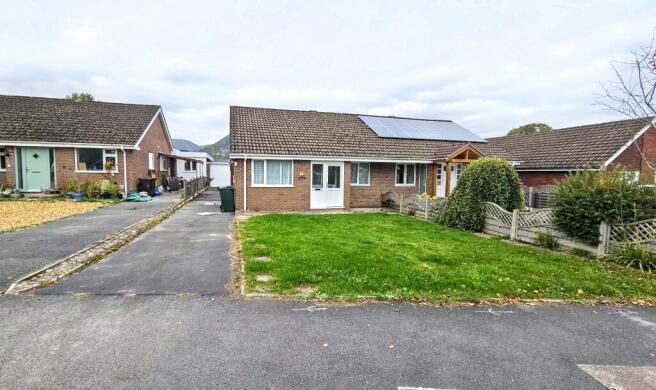 3 bed property, in Churchill Road, £385,000