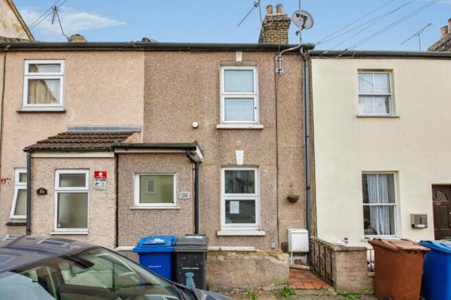 2 bed property, in Church Street, £250,000