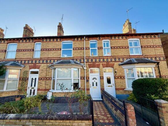 3 bed property, in Victorian Home in Walking Distance to Town Centre, £360,000