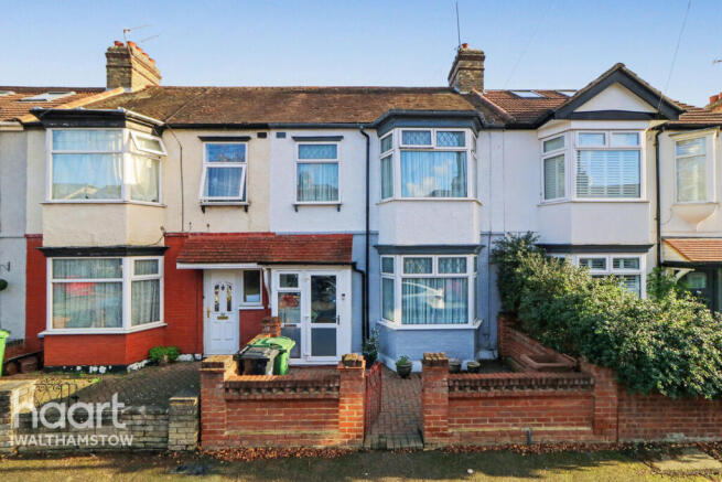 3 bed property, in Forest View Road, £550,000