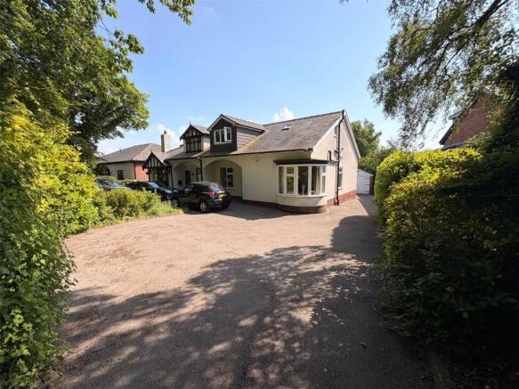 3 bed property, in Chorley New Road, £500,000
