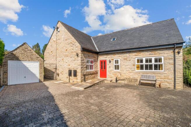 5 bed property, in Kirklands Lane, £500,000