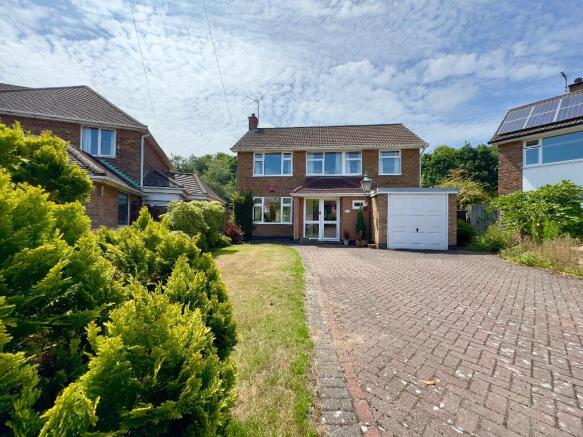 4 bed property, in Ranmore Close, £475,000