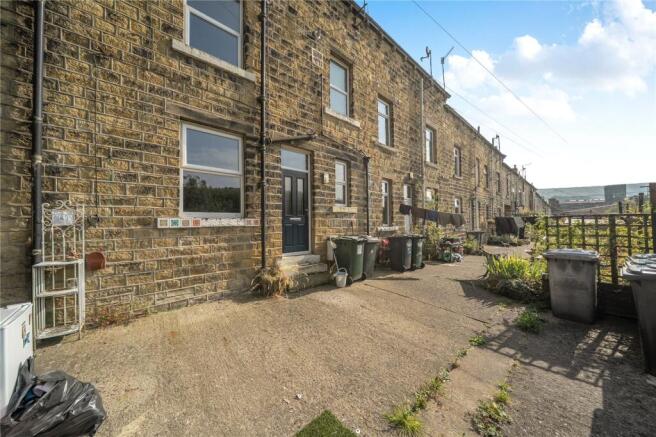 2 bed property, in Brougham Road, £160,000