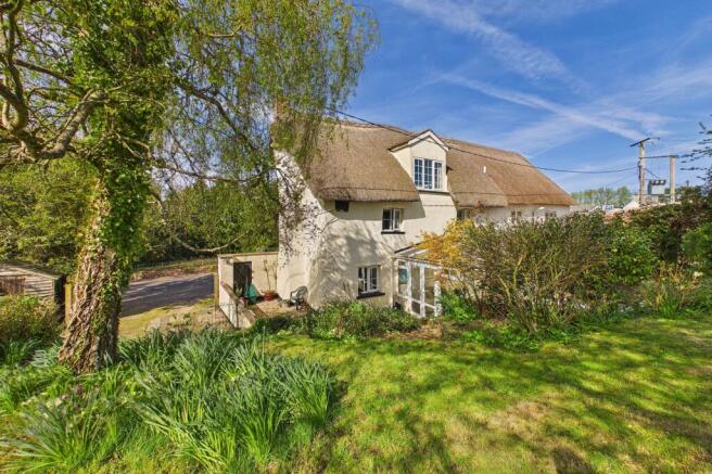3 bed property, in Tedburn St. Mary, £425,000