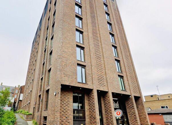 1 bed property, in The Midway, £80,000
