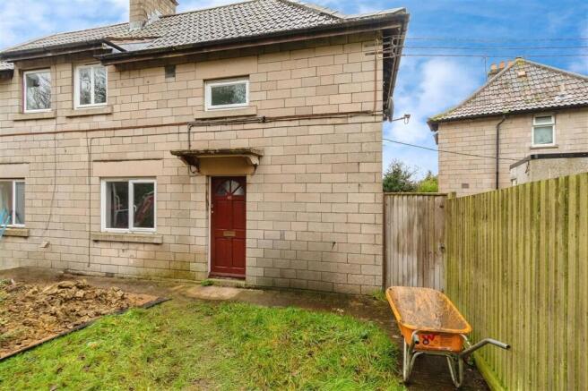 3 bed property, in Potley Lane, £150,000