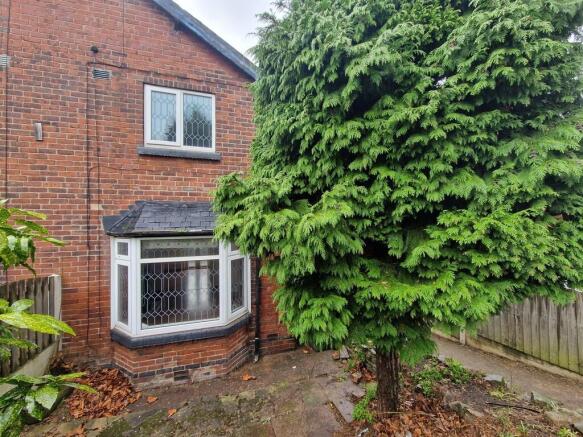 3 bed property, in Far Lane, £125,000