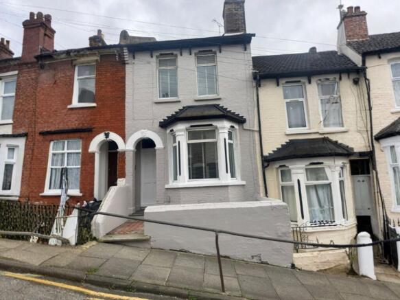 6 bed property, in 12 Institute Road, £375,000