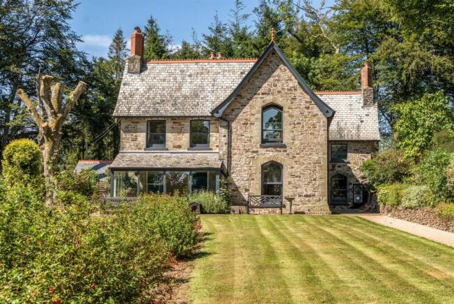 5 bed property, in Bittadon, £1,185,000