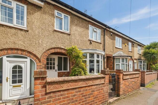 3 bed property, in King Edward Road, £220,000