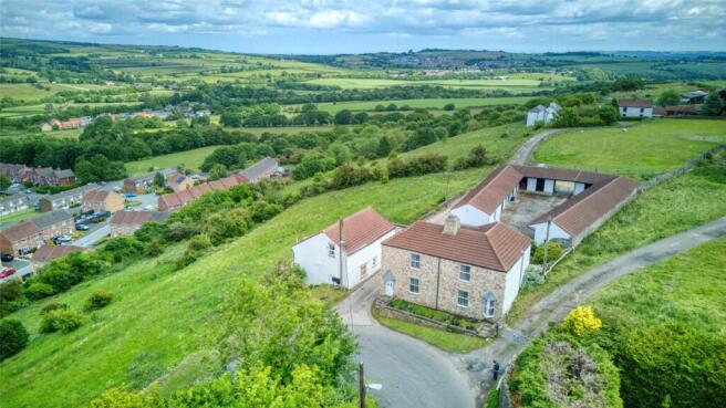 4 bed property, in Hill Top, £550,000