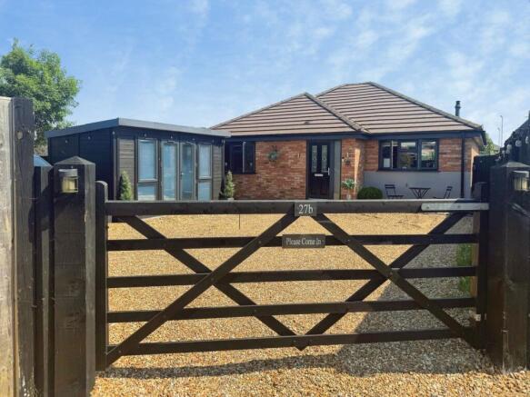 3 bed property, in Bedford Road, £450,000