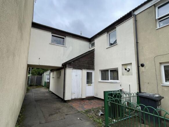 4 bed property, in Crabtree: Paston, £160,000