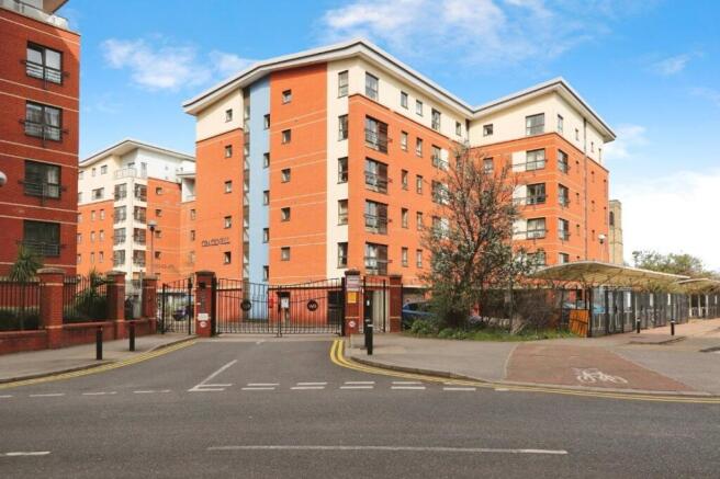 1 bed property, in Millsands, £90,000