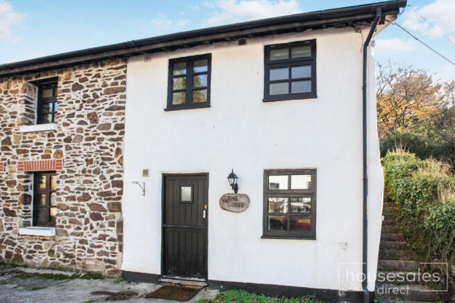 2 bed property, in Cridford Inn, £150,000