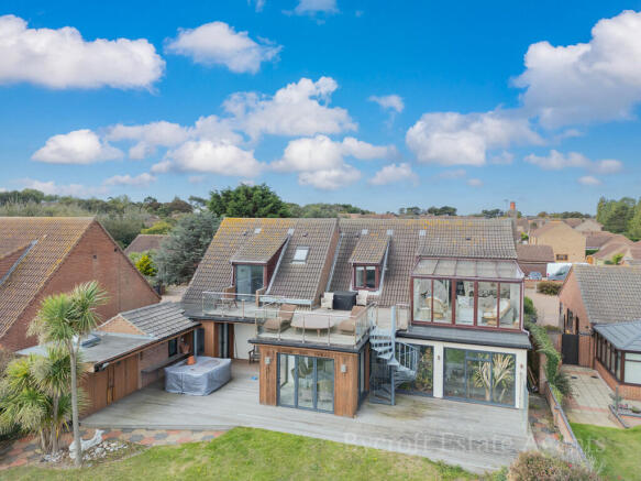 4 bed property, in Sea View Rise, £690,000