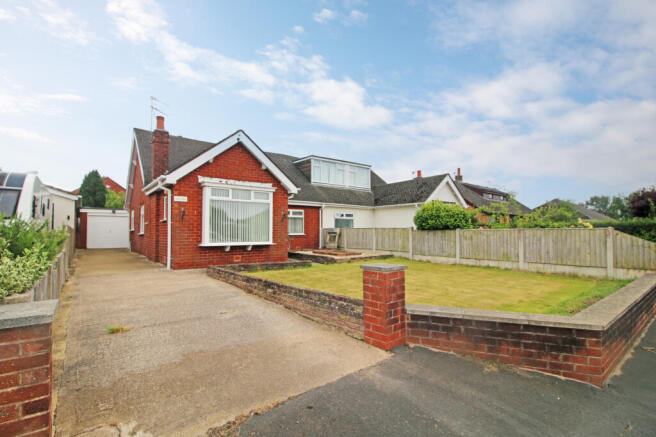 4 bed property, in Bryning Lane, £299,950