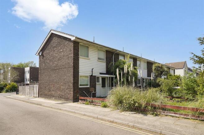 3 bed property, in Baring Road, £400,000