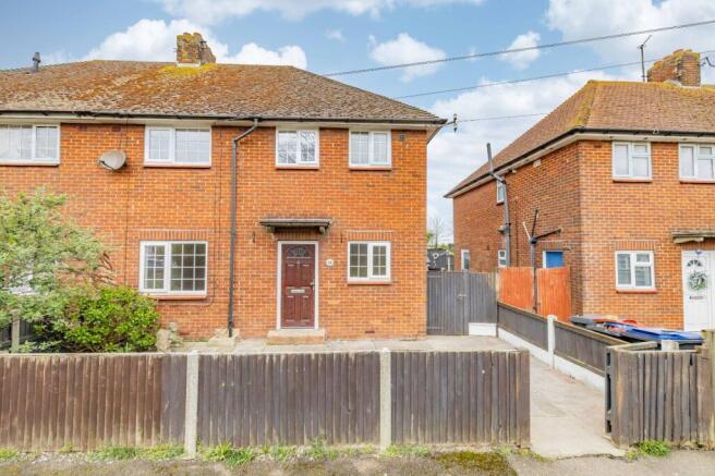 3 bed property, in The Avenue, £270,000