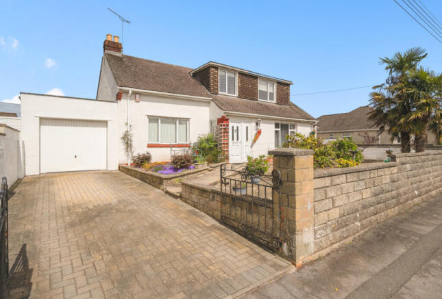 4 bed property, in Underhill Lane, £525,000