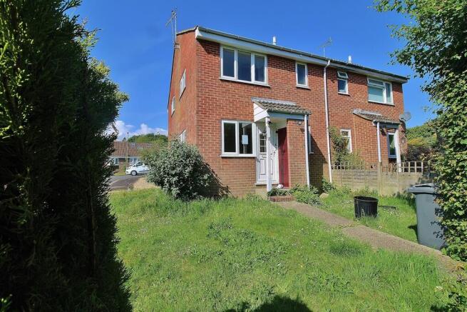 1 bed property, in Tansy Close, £175,000