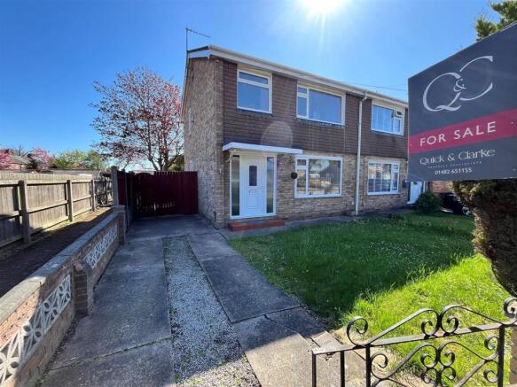 3 bed property, in Ganton Way, £210,000