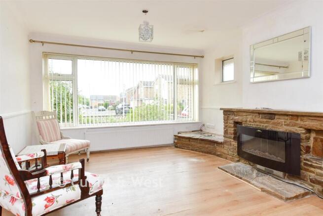 3 bed property, in Bramber Avenue North, £320,000